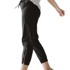 Albion Fit Jetsetter Joggers NWT